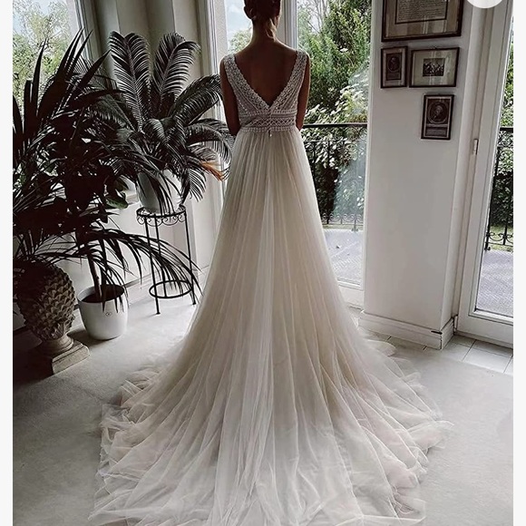 Gorgeously made Boho Wedding Dress - Picture 3 of 5